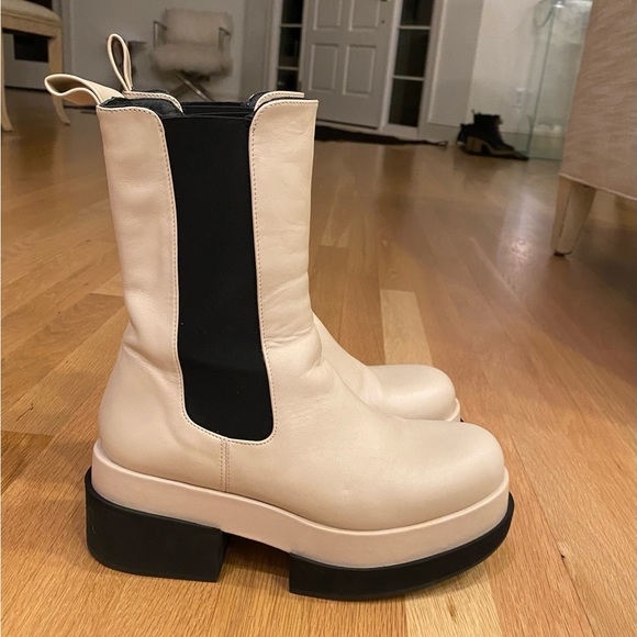 Paloma Barcelo Aimar Ivory Pull On Boot / Off White w Black / Womens Size 8 - Picture 2 of 15